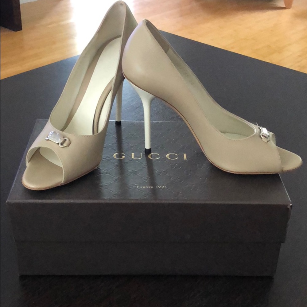 Gucci Leather Heels (sized 8.5, fits like a 7.5-8)
